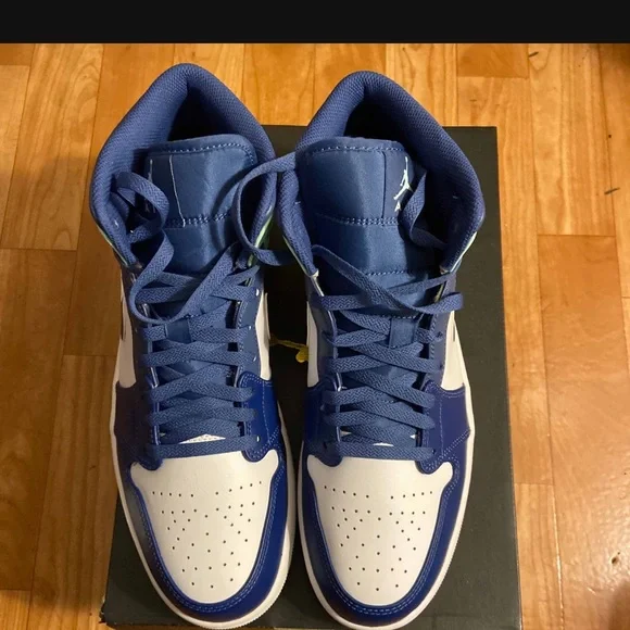 Air Jordan 1 Mid “Blue Mint” - Picture 8 of 11